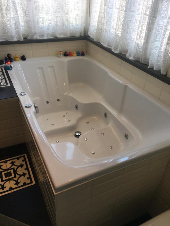 Luc'S Place, Jaccuzi, Waterbed Zoeterwoude Bagian luar foto